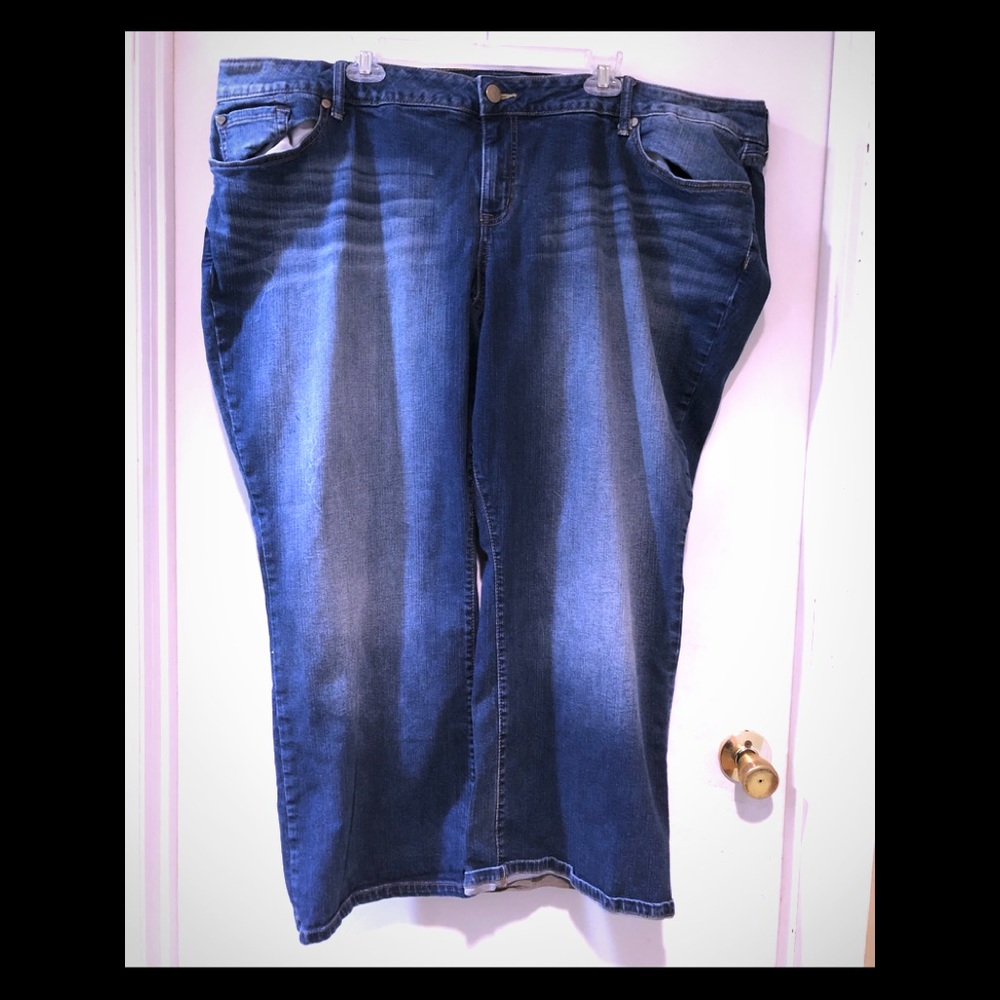 Euc Torrid relaxed fit denim faded blue jeans 26